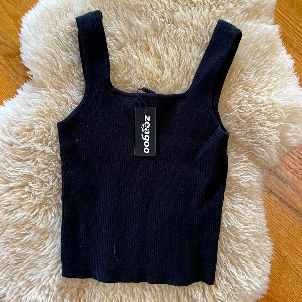 *NWT Zeagoo scoop neck crop tank